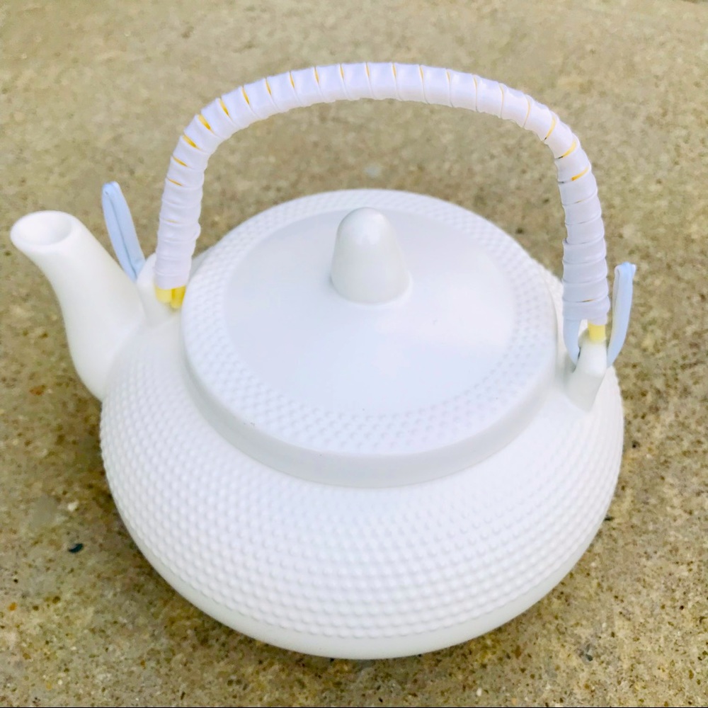 SWEET EXPRESSIONS  Asian Style TEAPOT & Brewing Basket Regal Confections.